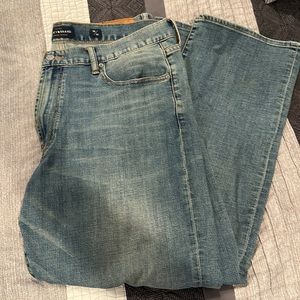 181 Relaxed Straight